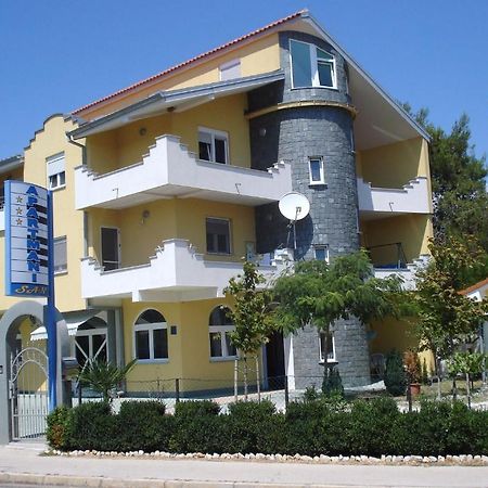 Apartments San Sukošan Екстериор снимка
