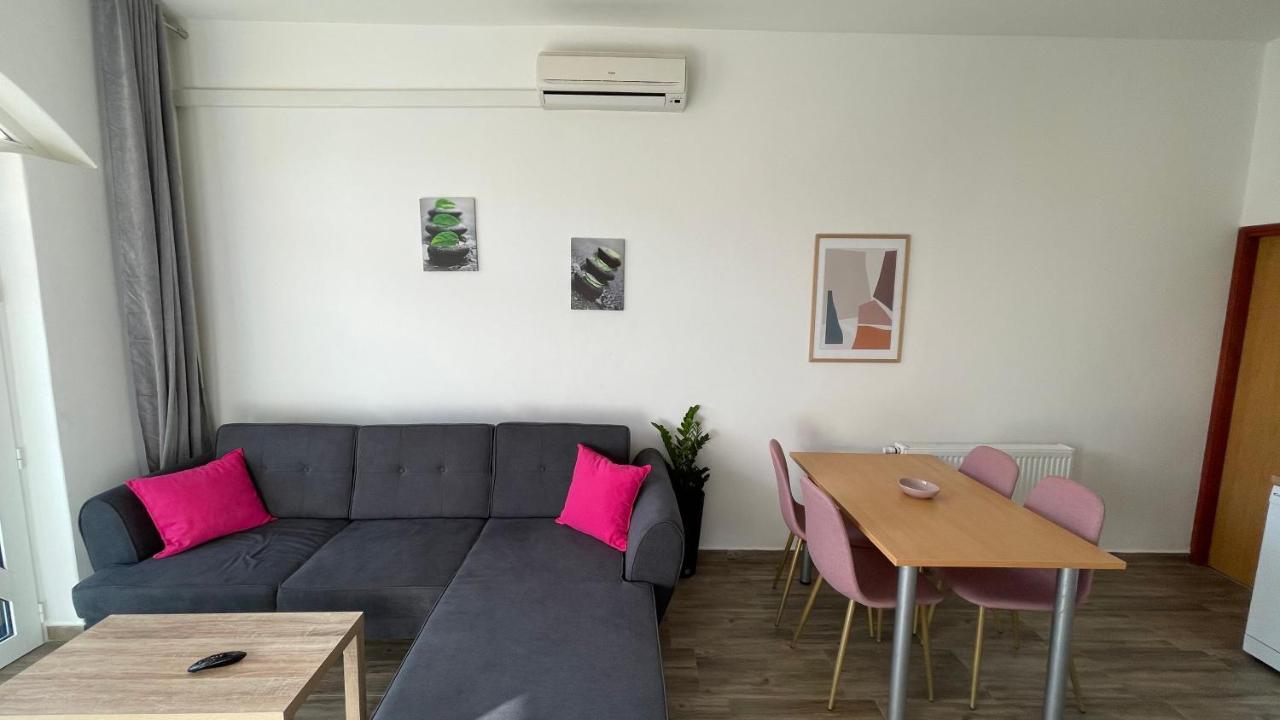 Apartments San Sukošan Екстериор снимка