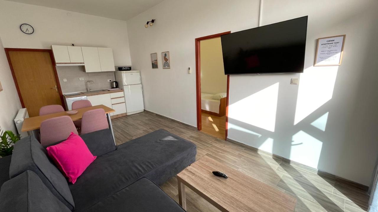 Apartments San Sukošan Екстериор снимка