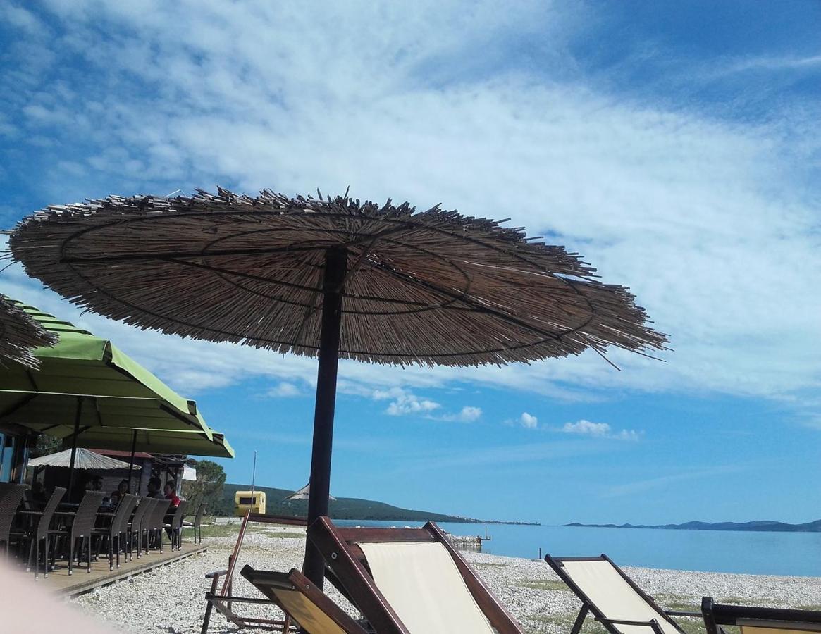 Apartments San Sukošan Екстериор снимка