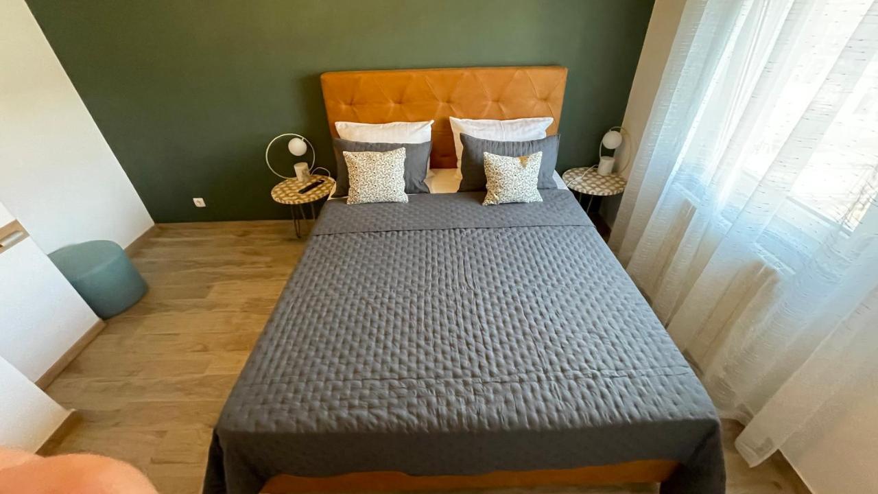 Apartments San Sukošan Екстериор снимка