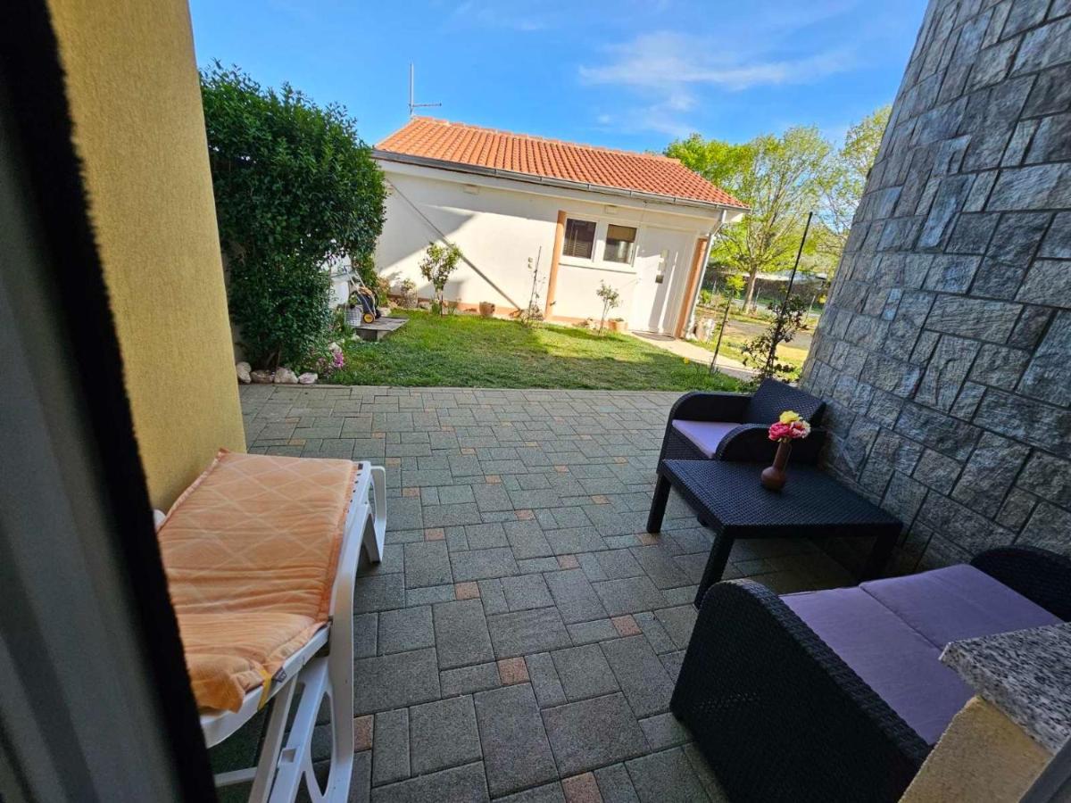 Apartments San Sukošan Екстериор снимка