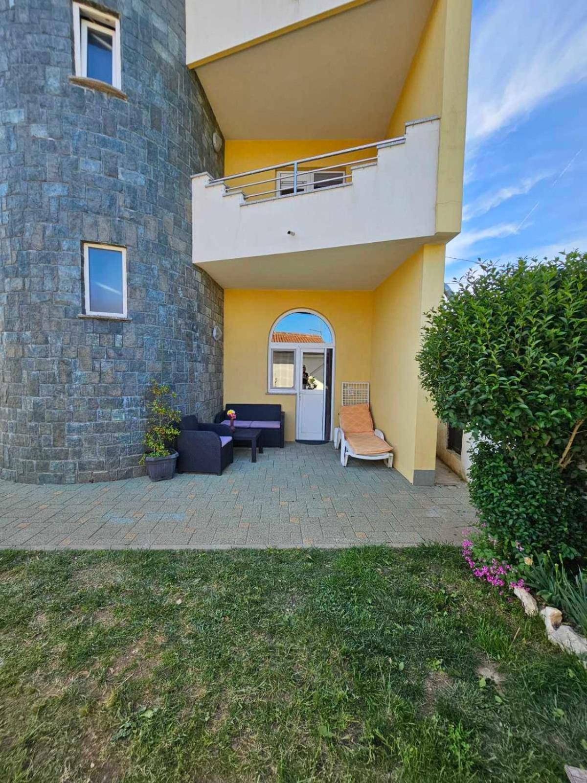 Apartments San Sukošan Екстериор снимка